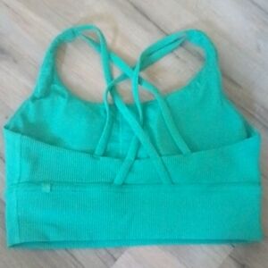 Lululemon long lined ribbed medium support sports bra. Size 6 /8.